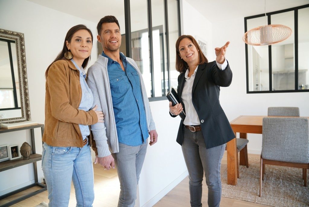 home buyers checking a house